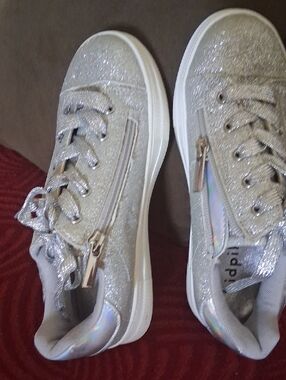 kidpik Silver Glitter Kids Sneakers with Holographic Heel